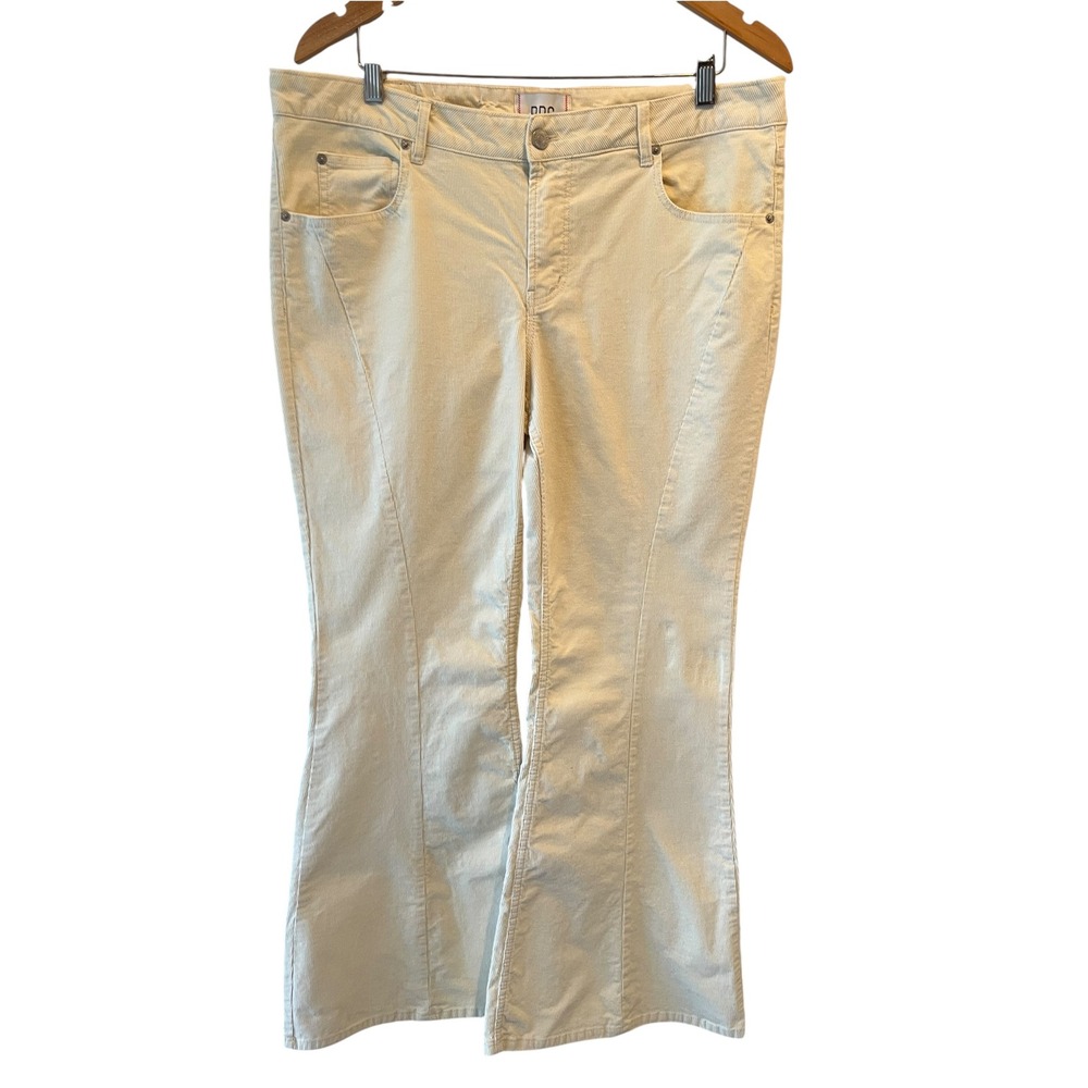 BDG Urban Outfitters Cream Corduroy Extreme Flare Wide Leg Pants Size 32 Retro